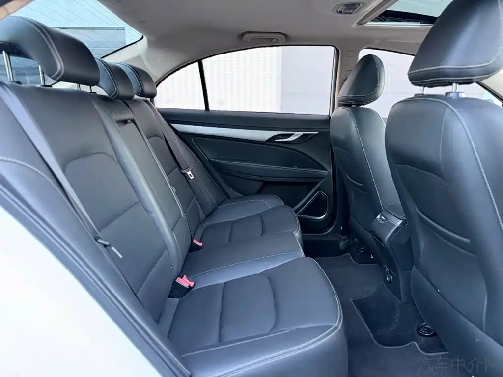 Geely Emgrand — миниатюра 6