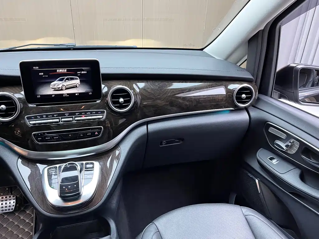 Mercedes-Benz V-Class V 2017 V 260 Luxury