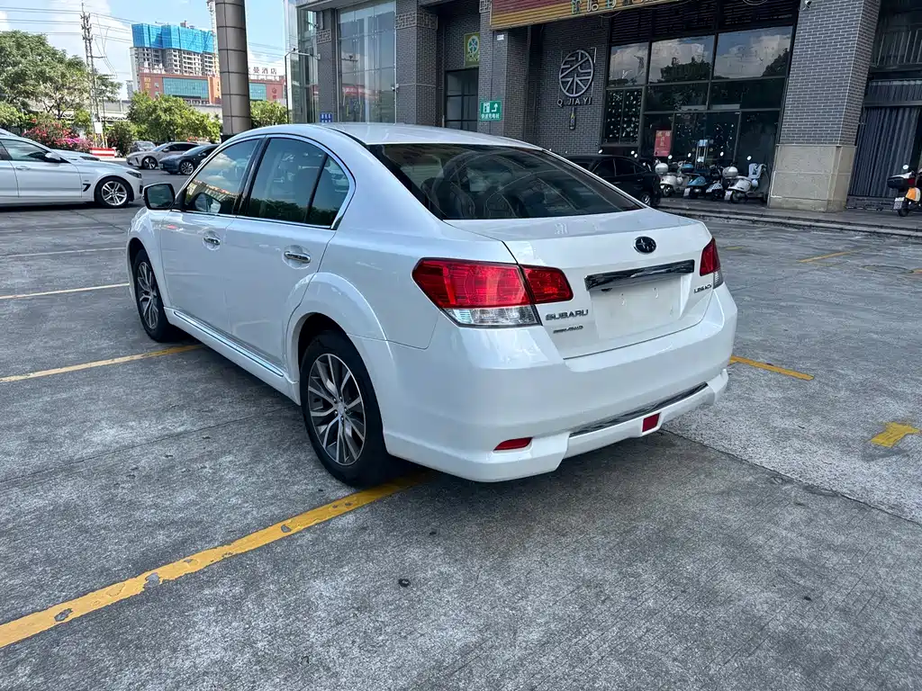 Subaru Legacy — миниатюра 7