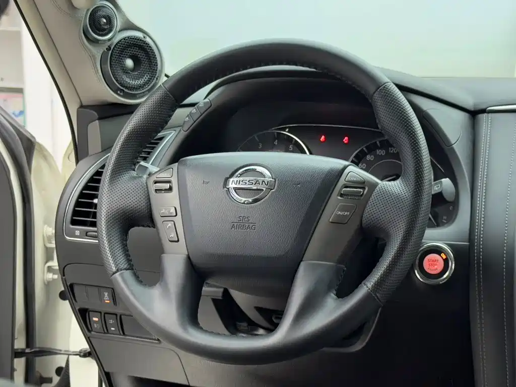 Nissan Patrol — миниатюра 13