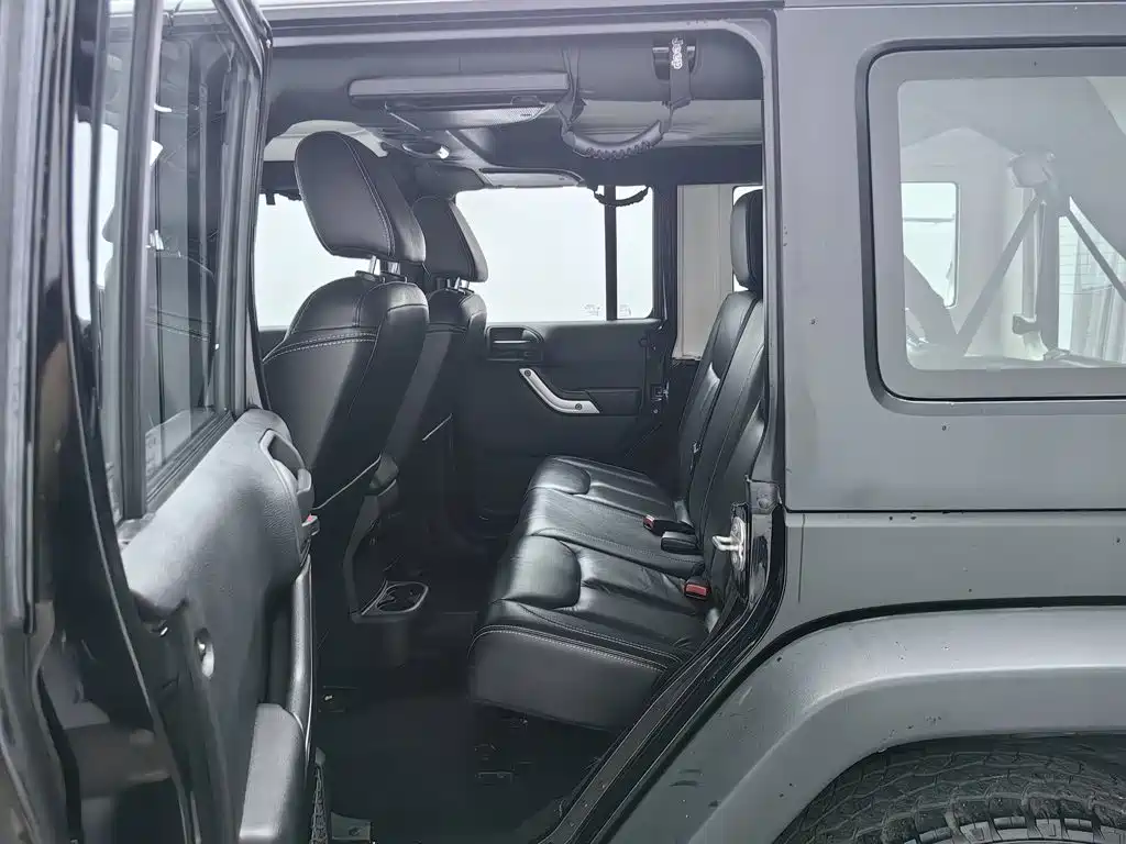Jeep Wrangler — миниатюра 15