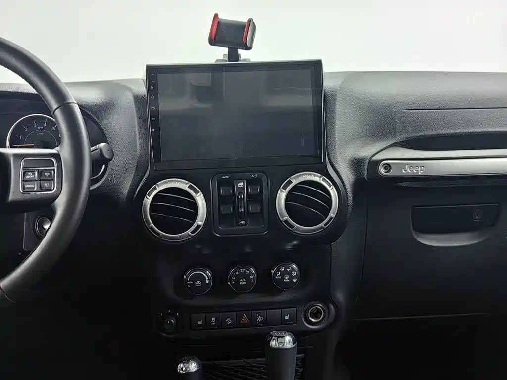 Jeep Wrangler — миниатюра 12