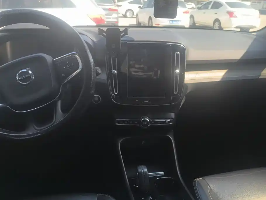 Volvo XC40 — миниатюра 12