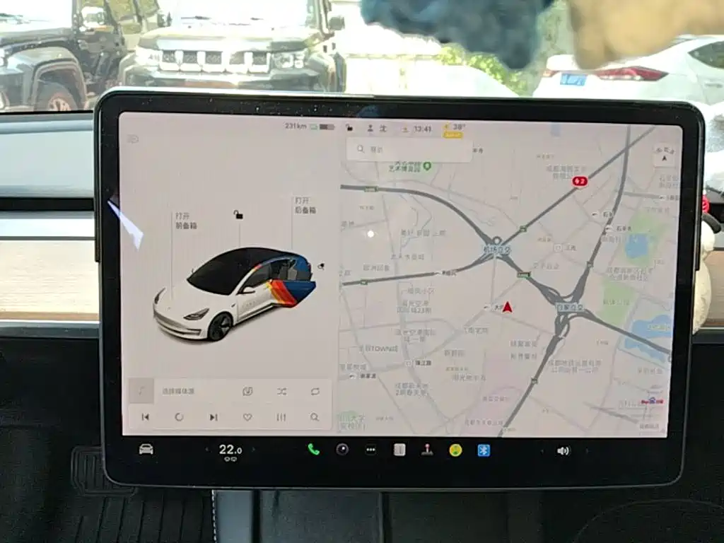 Tesla Model 3 — миниатюра 13