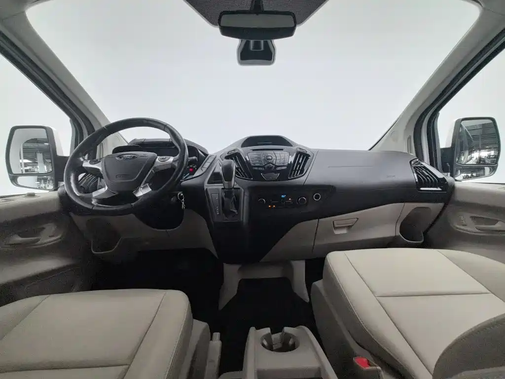 Ford Tourneo — миниатюра 5