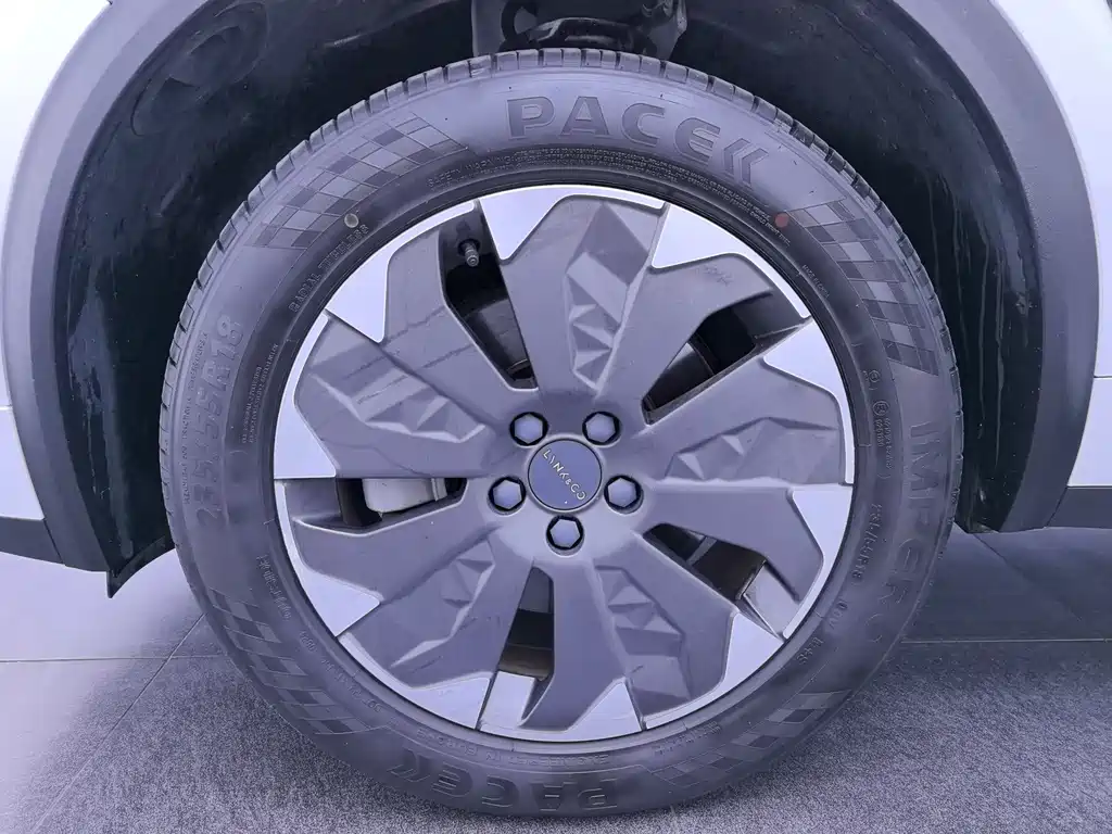 Lynk & Co 01 EM-P — миниатюра 21