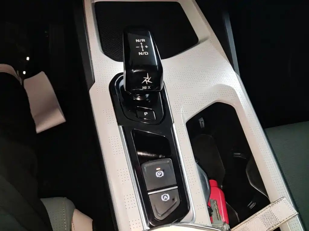 Geely L HiP — миниатюра 14