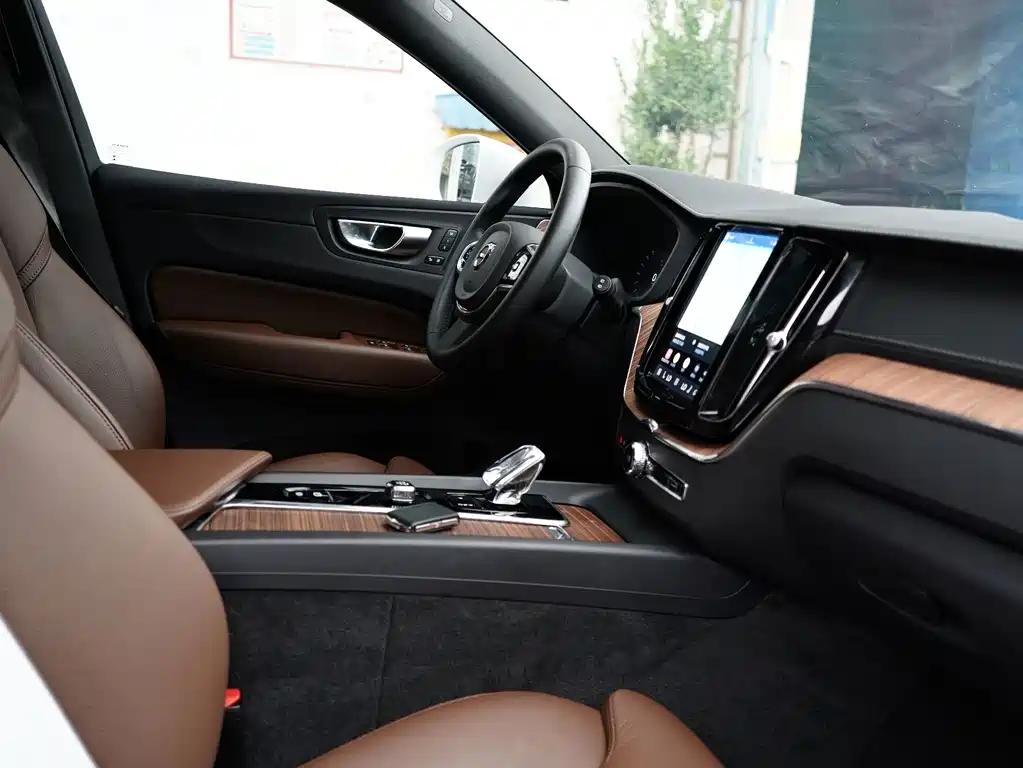 Volvo XC60 — миниатюра 12