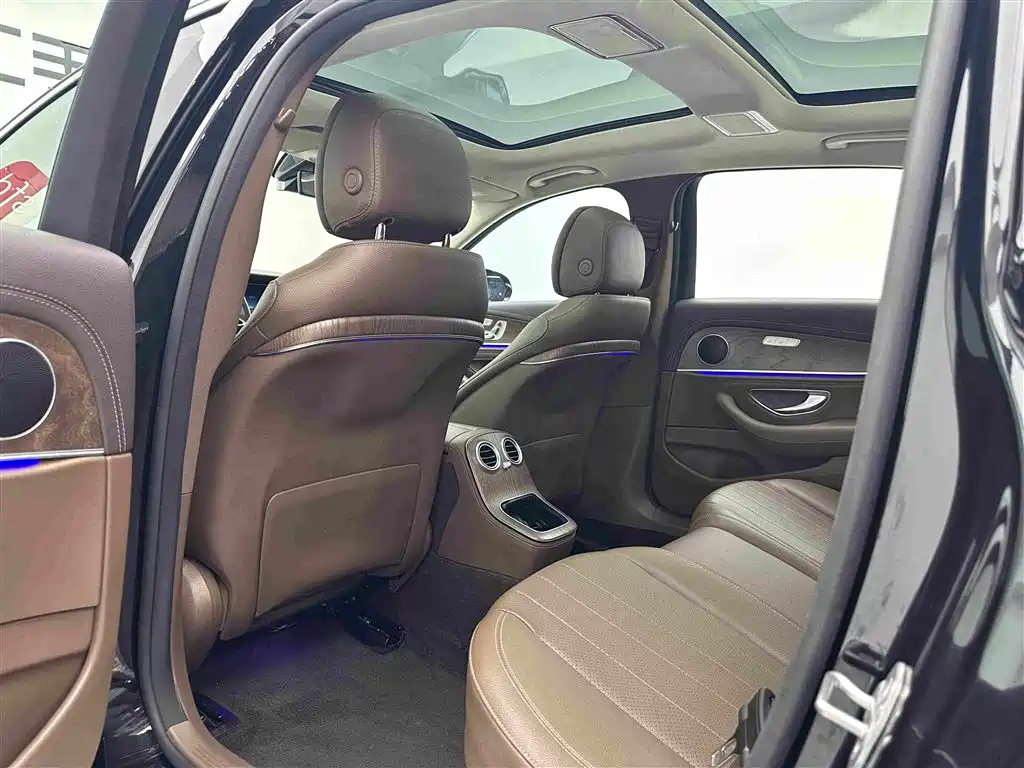 Mercedes-Benz E-Class — миниатюра 20