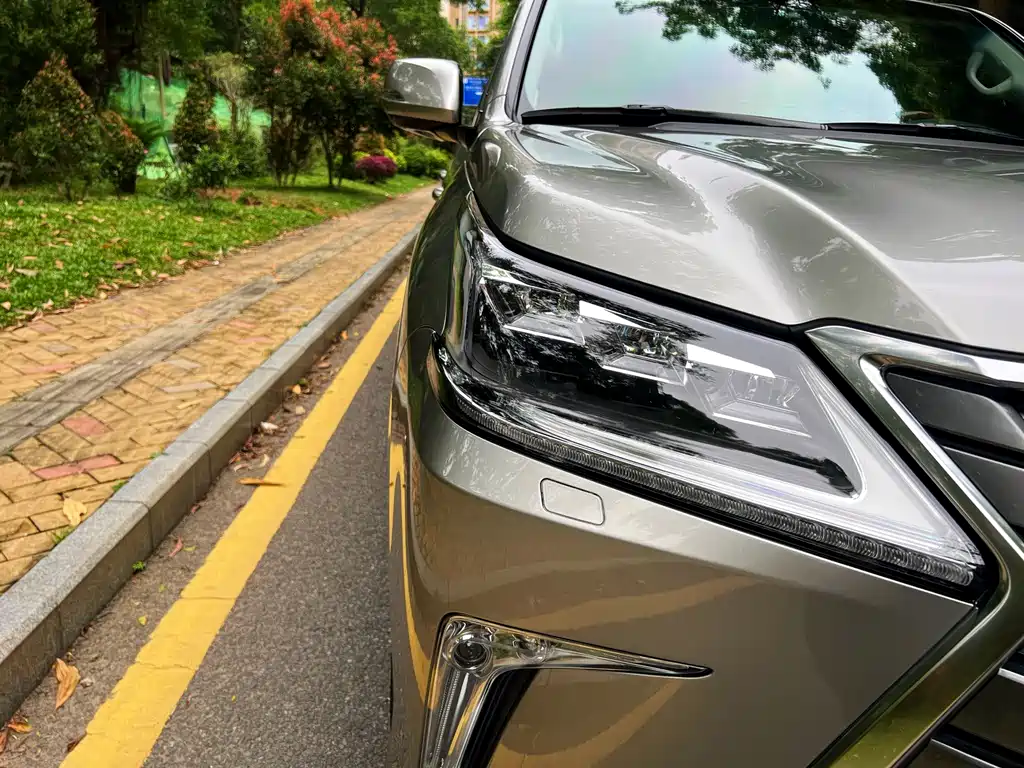Lexus LX — миниатюра 15