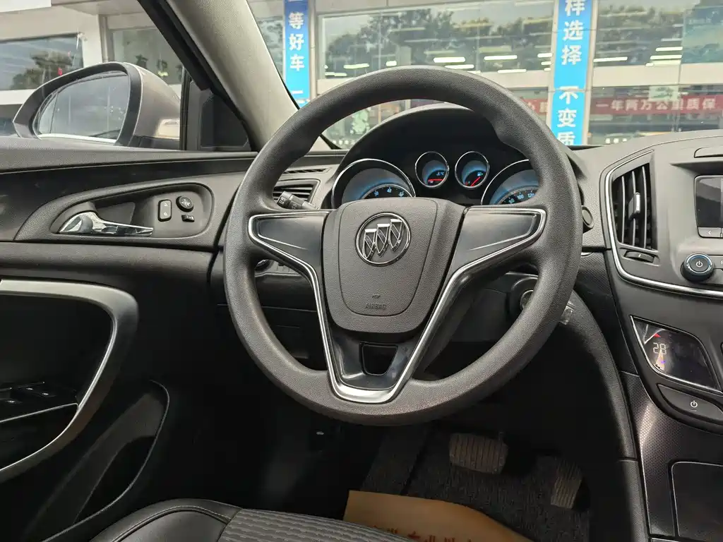 Buick Regal — миниатюра 10