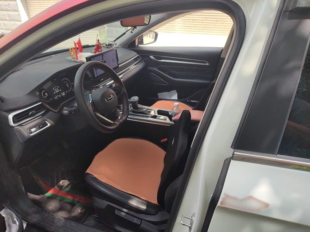 Geely Emgrand 1.5 л 2024 г. Белый, пробег 30500 км