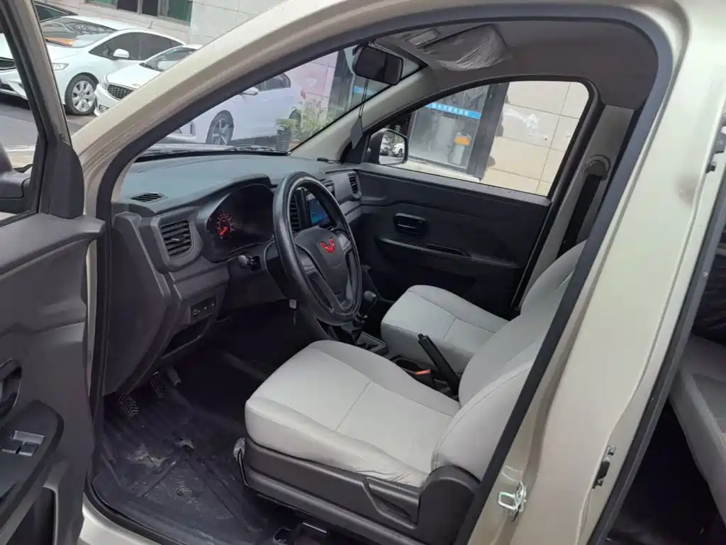 Wuling Hongguang V — миниатюра 16