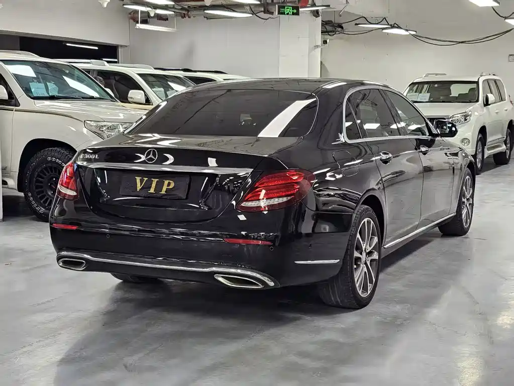 Mercedes-Benz E-Class — миниатюра 4