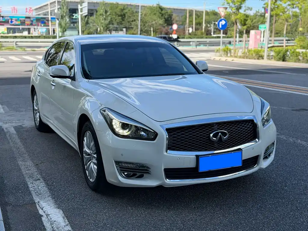 Infiniti Q70 — миниатюра 24