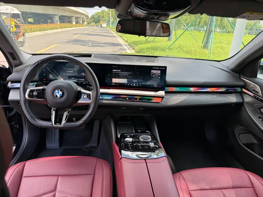 BMW 5 Series — миниатюра 9
