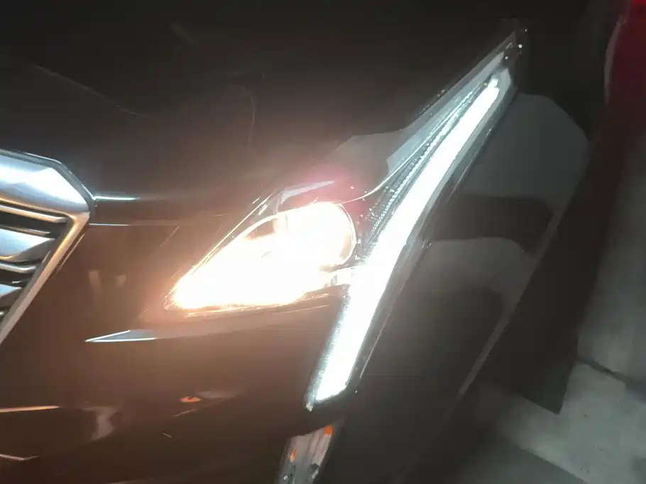 Cadillac XT5 — миниатюра 5