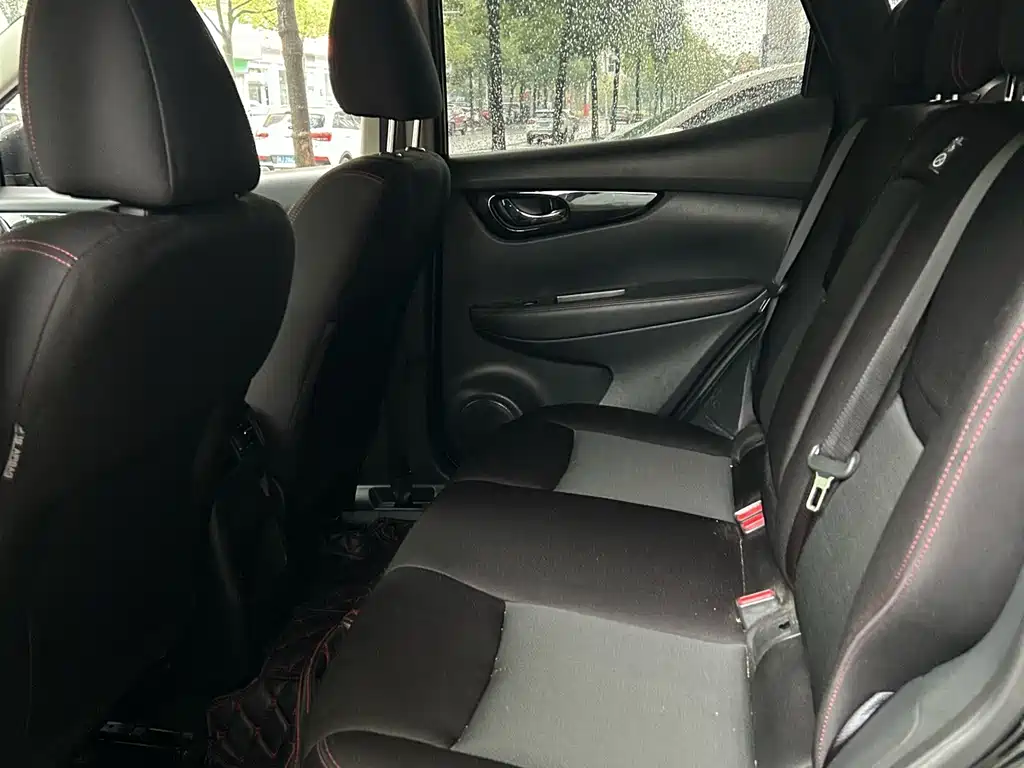 Nissan Qashqai — миниатюра 6