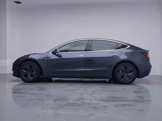 Tesla Model 3 — миниатюра 7