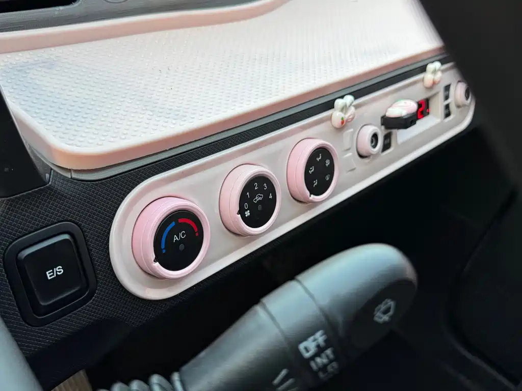 Wuling MINIEV — миниатюра 13