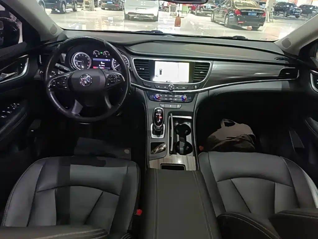 Buick LaCrosse — миниатюра 10