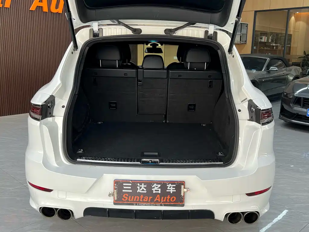 Porsche Cayenne — миниатюра 33