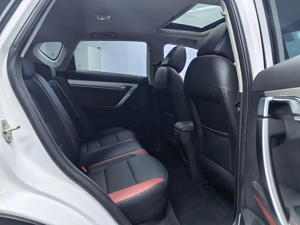 Geely Binyue — миниатюра 14