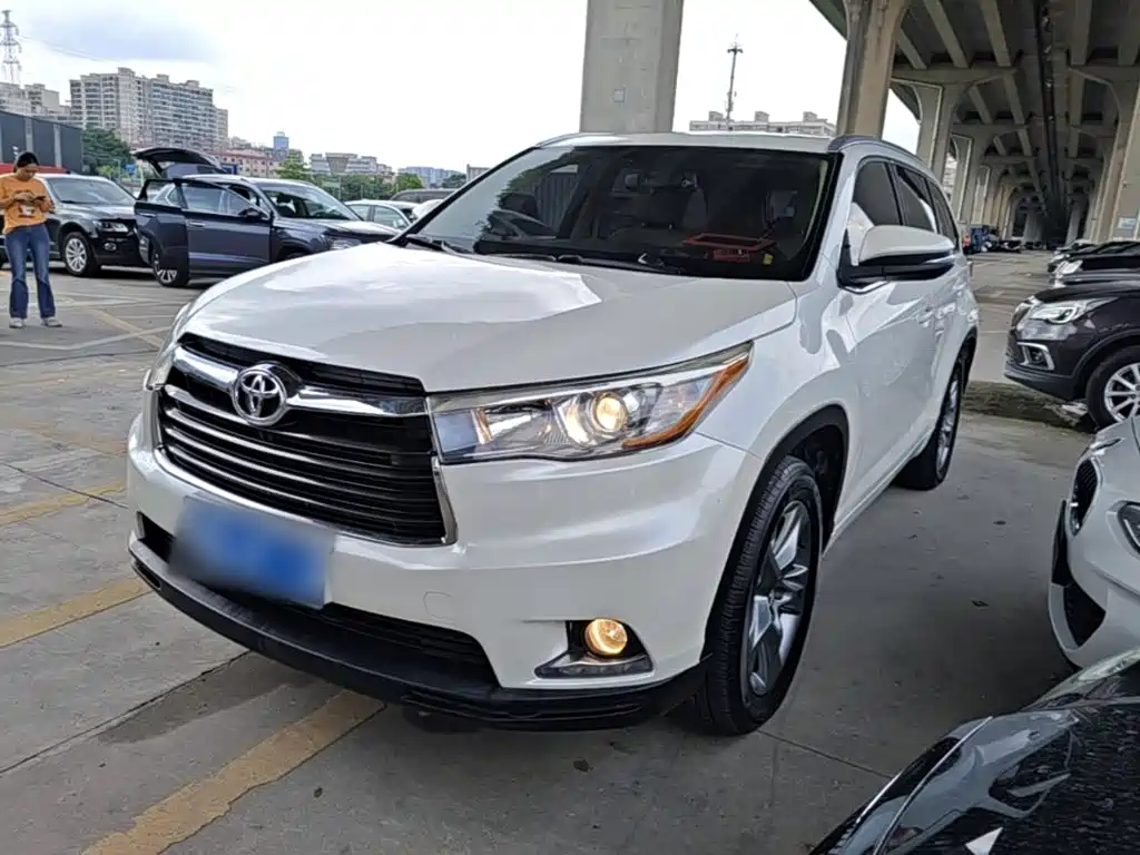 Toyota Highlander 2015 2.0T Luxury 7 мест