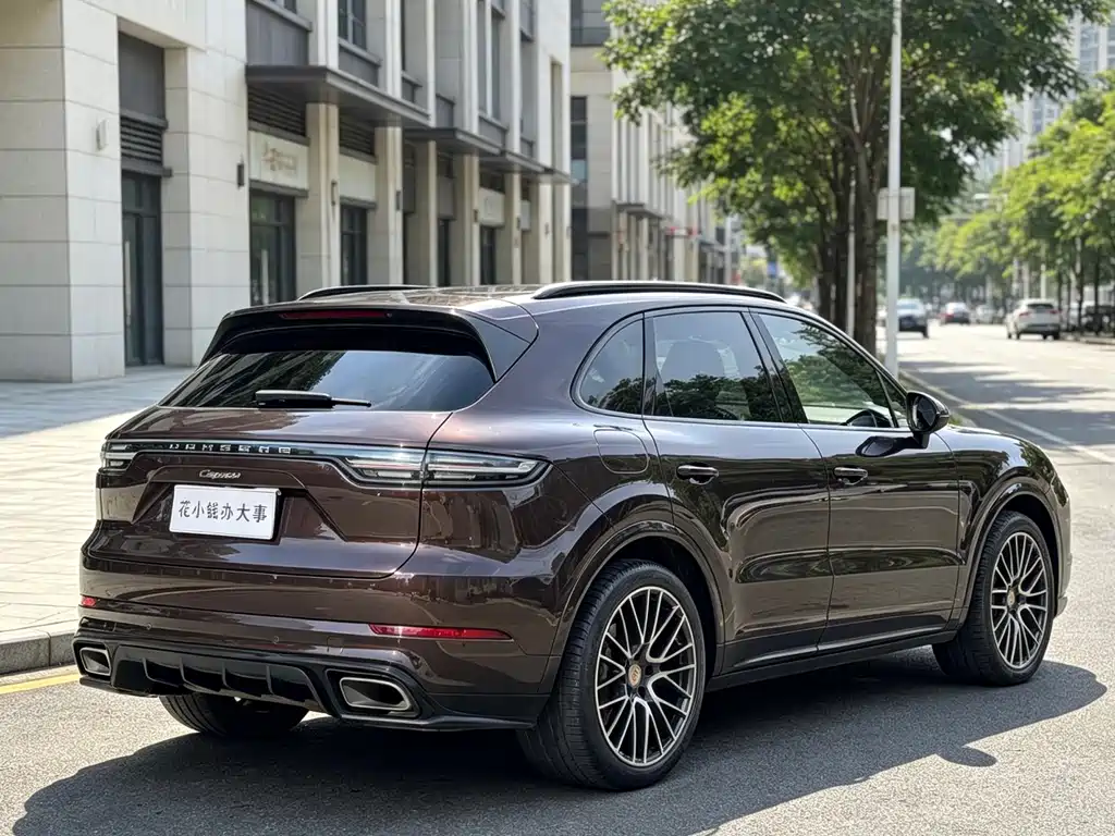 Porsche Cayenne — миниатюра 9