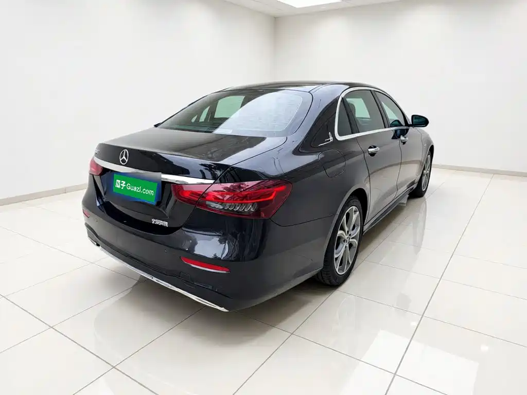 Mercedes-Benz E-Class — миниатюра 4