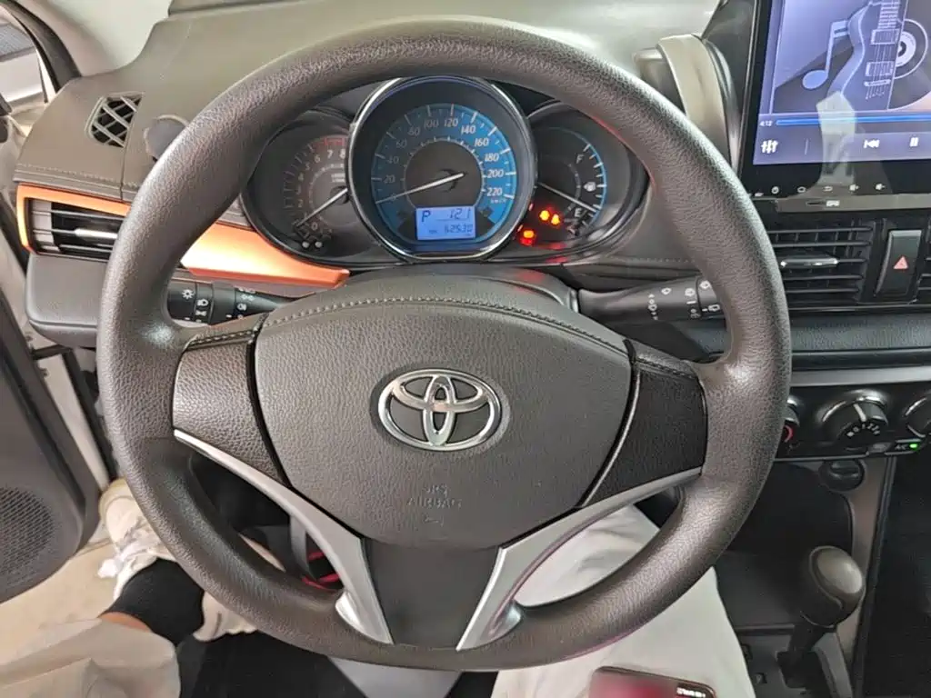Toyota Yaris L — миниатюра 11
