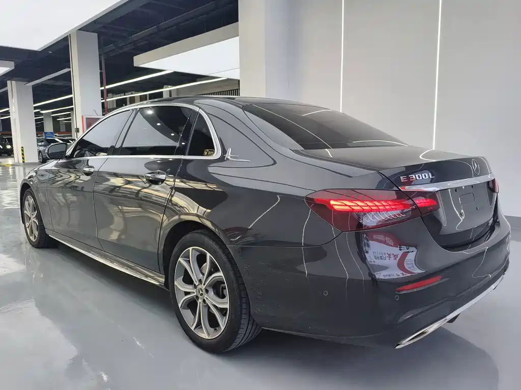 Mercedes-Benz E-Class — миниатюра 10