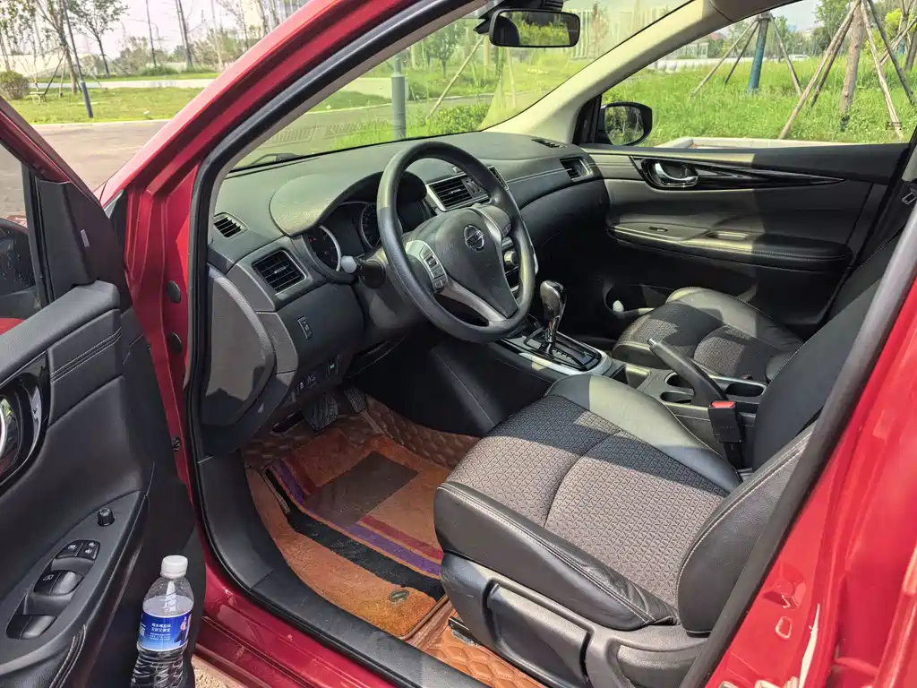 Nissan Tiida — миниатюра 8