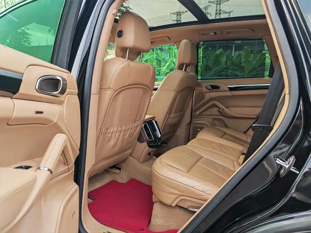 Porsche Cayenne — миниатюра 13