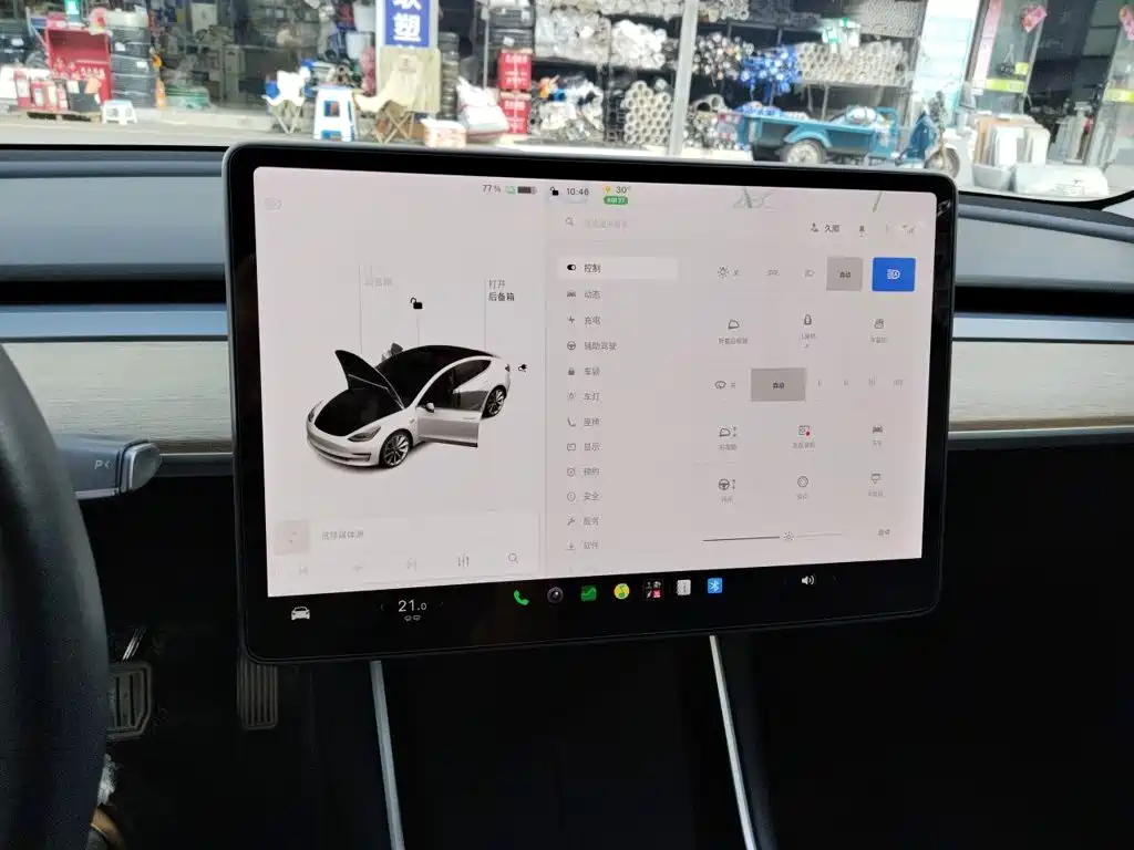 Tesla Model 3 — миниатюра 8