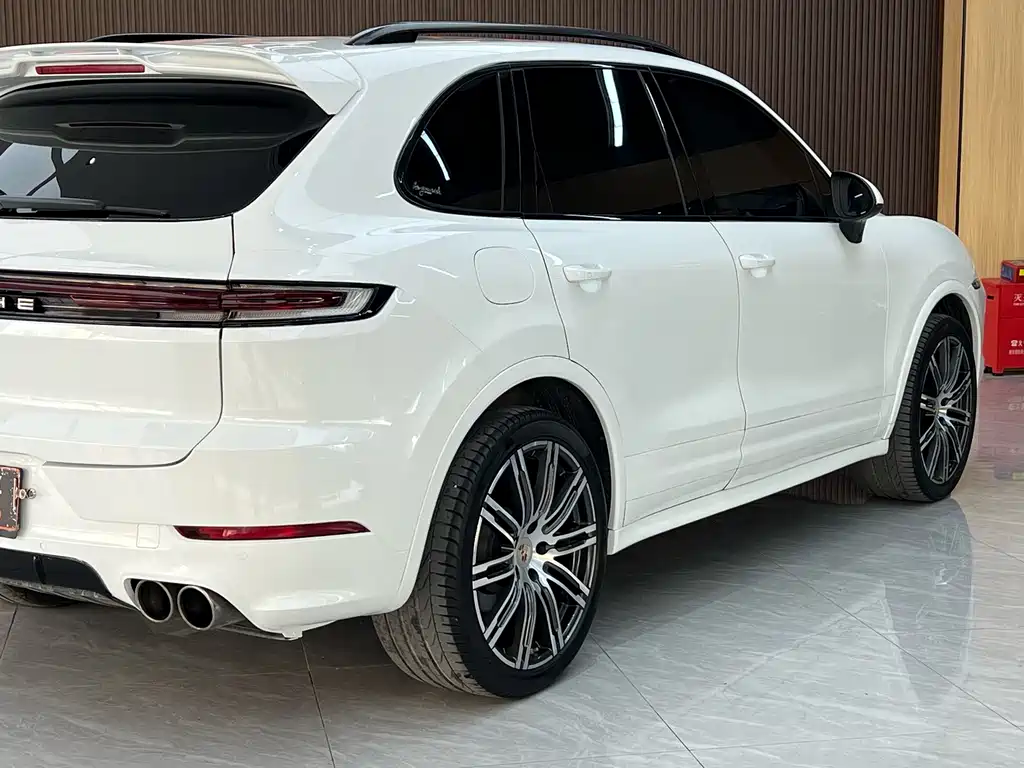 Porsche Cayenne — миниатюра 19