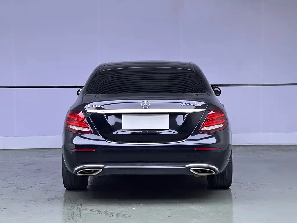 Mercedes-Benz E-Class — миниатюра 5