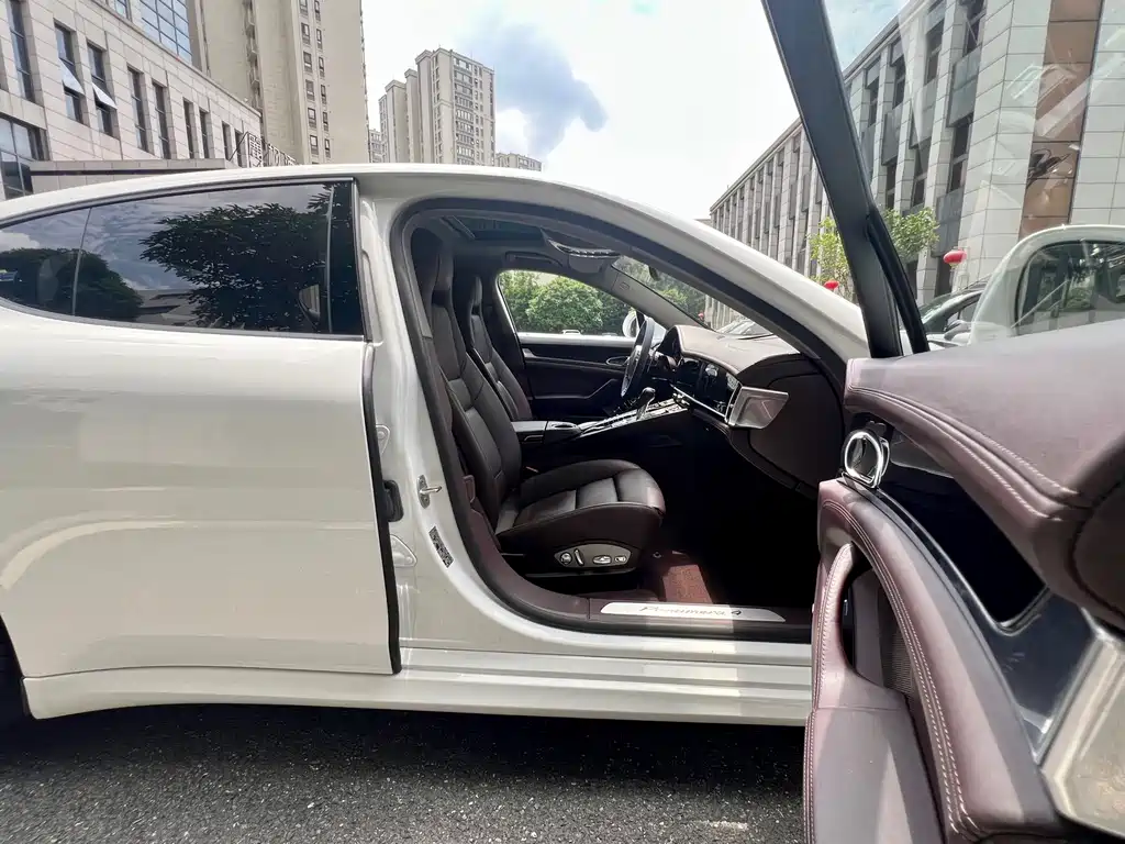 Porsche Panamera — миниатюра 28