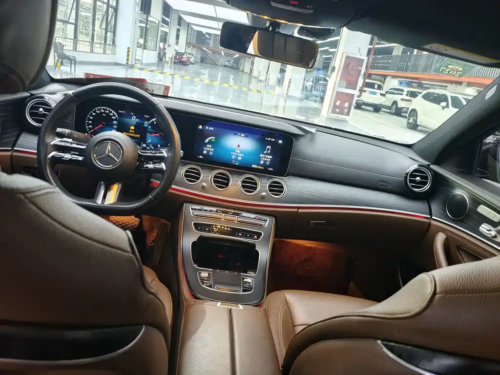 Mercedes-Benz E-Class — миниатюра 5
