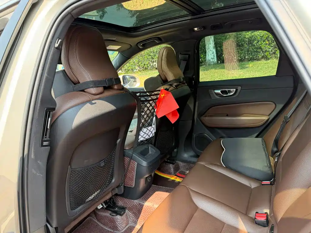 Volvo XC60 — миниатюра 11