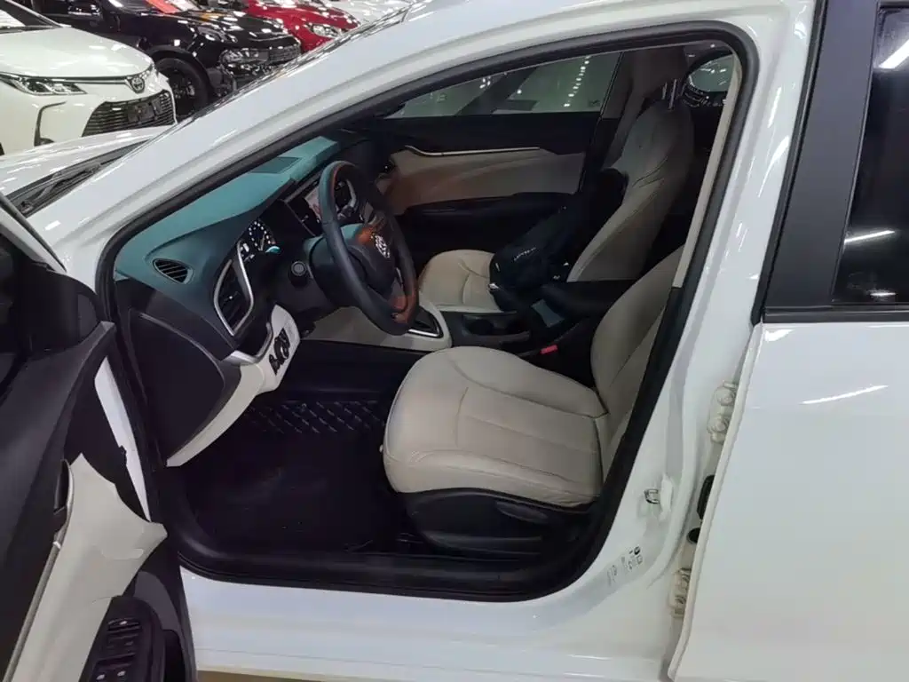 Buick Excelle — миниатюра 15