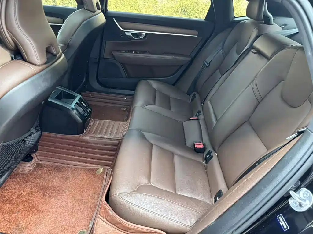 Volvo S90 — миниатюра 17