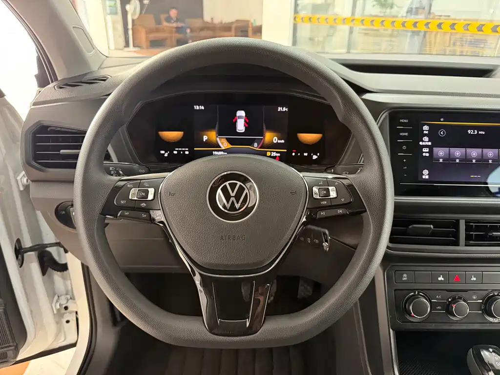 Volkswagen T-Cross — миниатюра 13