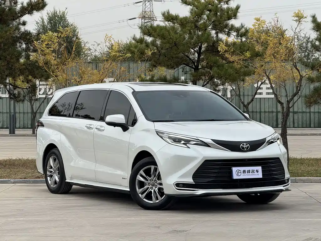 Toyota Sienna — миниатюра 3