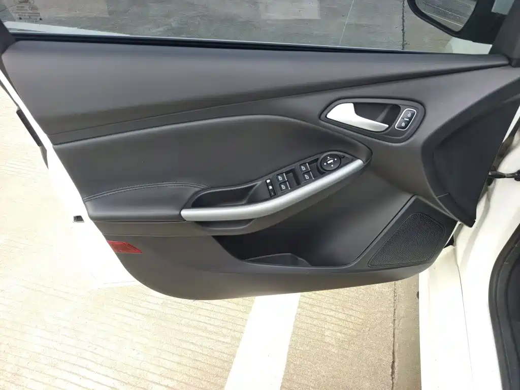 Ford Focus — миниатюра 13