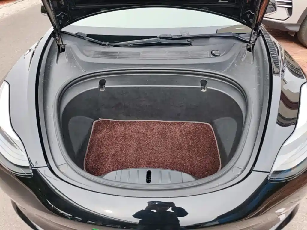 Tesla Model 3 — миниатюра 20