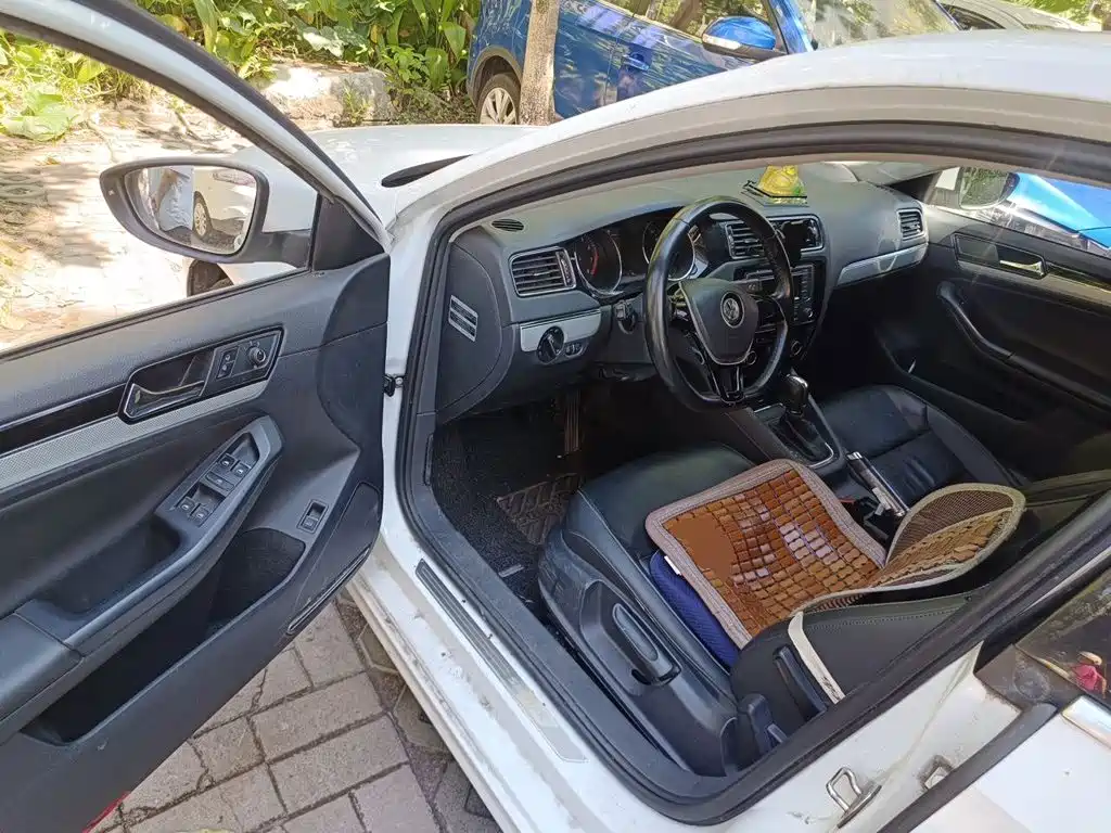 Volkswagen Sagitar — миниатюра 12