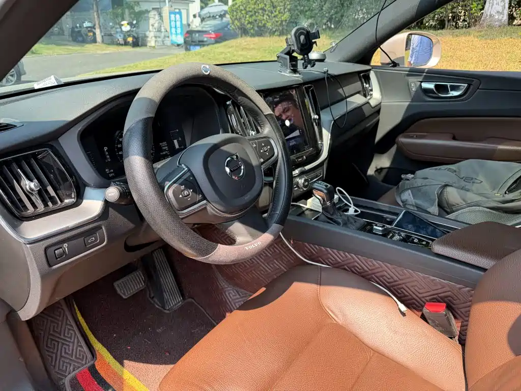 Volvo XC60 — миниатюра 7
