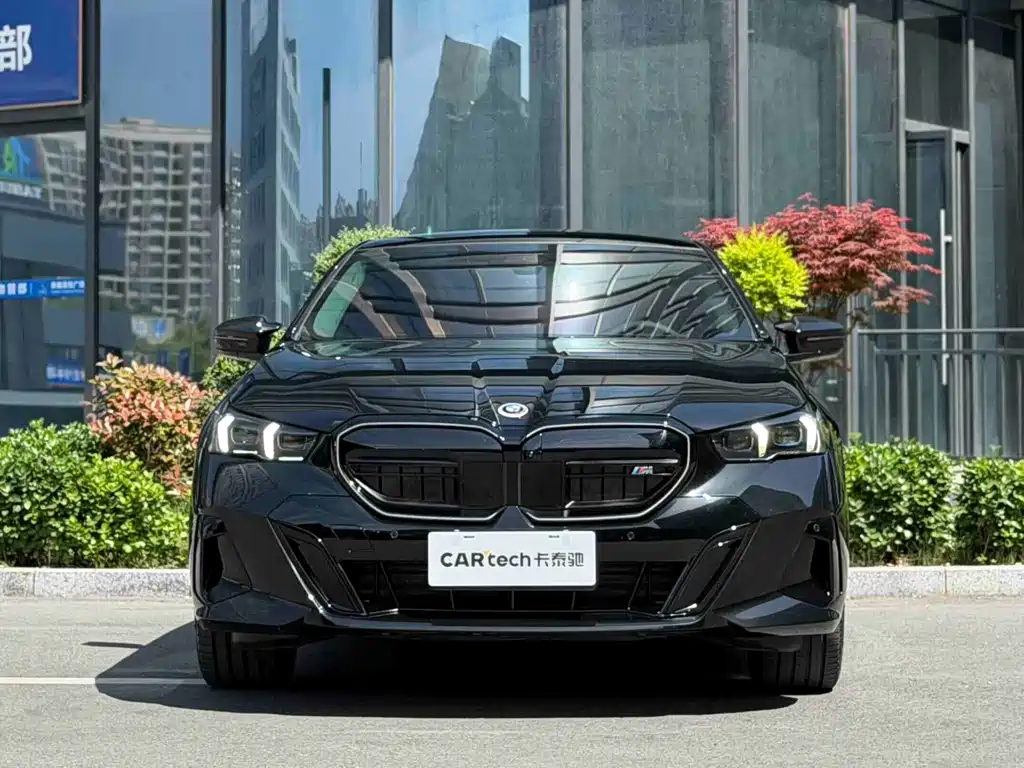 BMW 5 Series — миниатюра 2