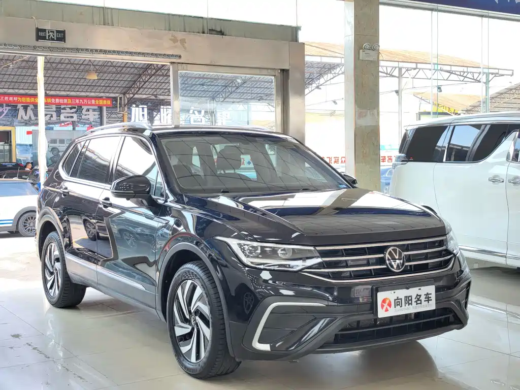 Volkswagen Tiguan L — миниатюра 3